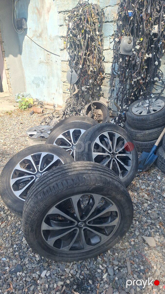 Nissan Qaşqay 2012 təkərləri 235/55 R18 — Ehtiyat hissələri və aksesuarlar, Bakı (2)