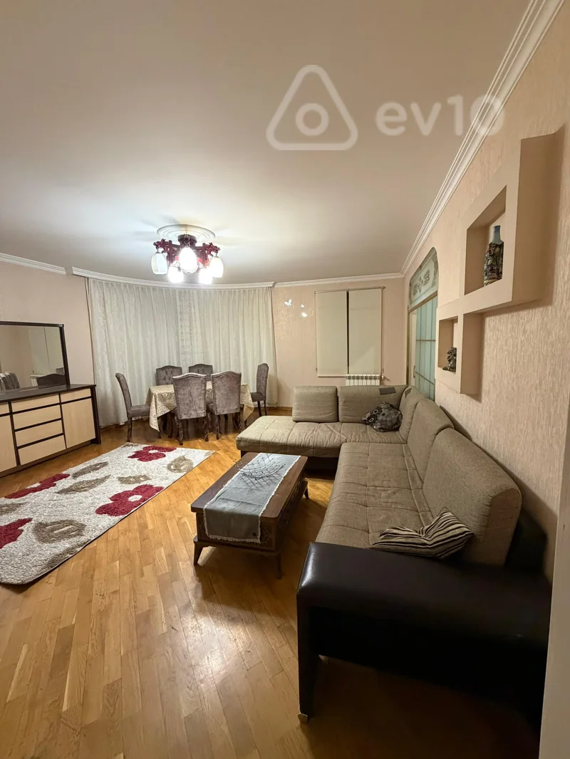 2 otaqlı mənzil, 92 m², Əsəd Əhmədov küç. — kirayə — Bakı