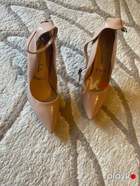 Christian Louboutin qadın tufliləri - Model: klassik sivri burun — Masazır