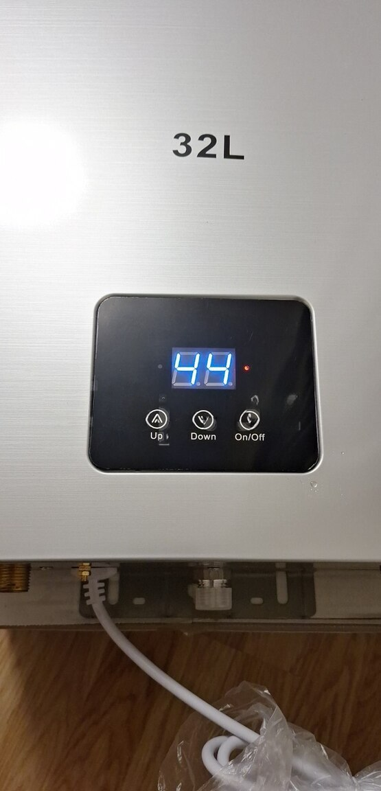 Ariston Su qızdırıcı — Ev texnikası, Bakı (5)