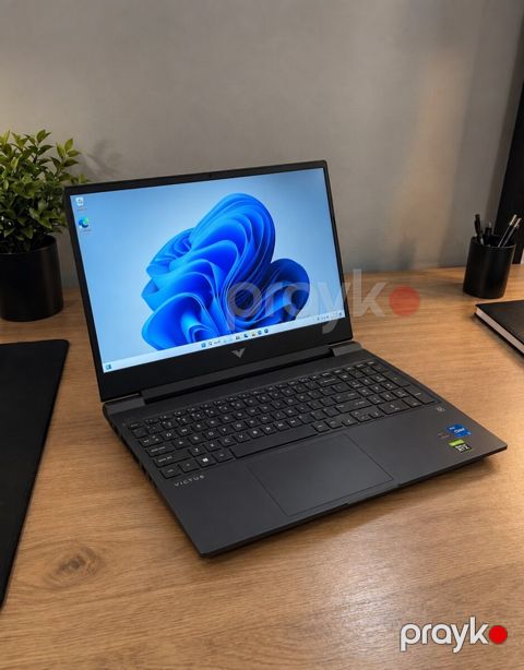 HP Victus 15 Ryzen 7-RTX 5050 8 GB — Bakı
