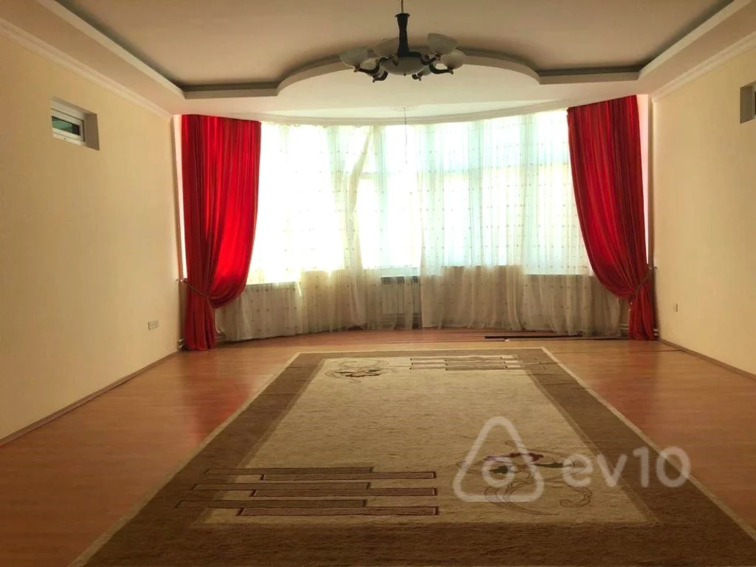 7 otaqlı həyət evi, 1150 m², Novxanı qəsəbəsi — Ev, villa, Bakı (10)