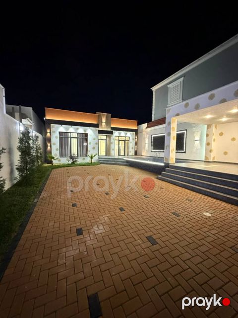 Satılır 4 otaqlı həyət evi/bağ evi 160 m² — Bakı