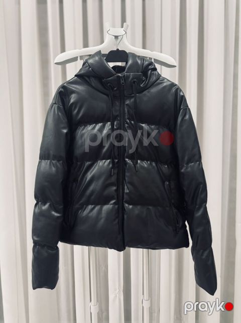 Qara rəngli, qısaldılmış fason qışlıq pufik gödəkçə. - Material — Bakı