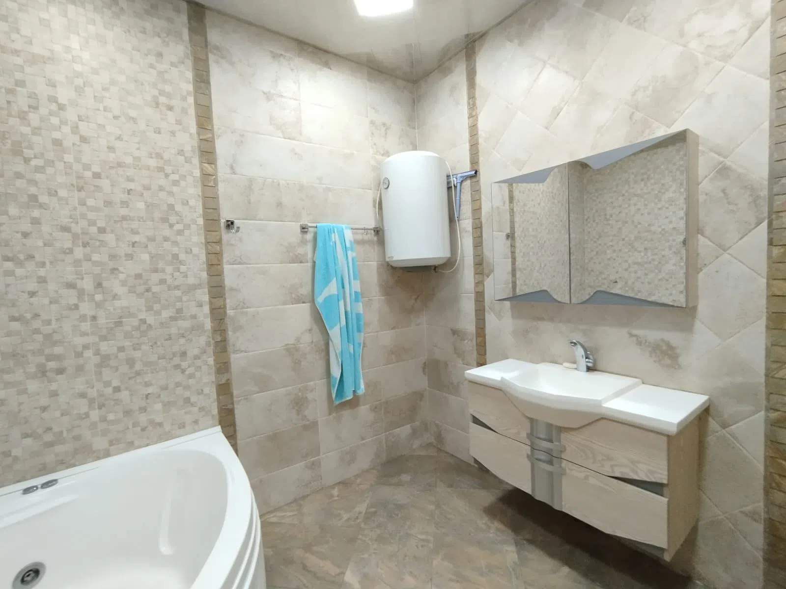 3 otaqlı mənzil 170 m² kirayə verilir — Mənzil, Bakı (7)