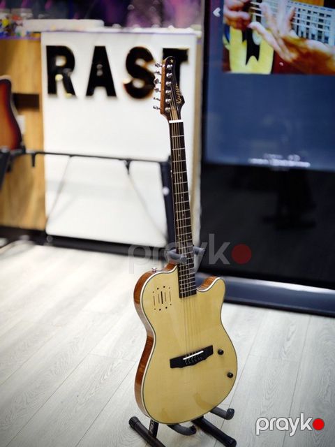 Akustik elektron gitara — Bakı
