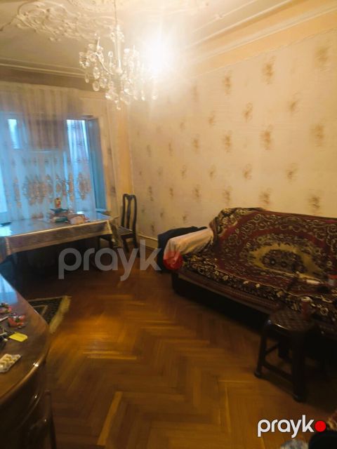 Satılır 2 otaqlı köhnə tikili 60 m² — Bakı