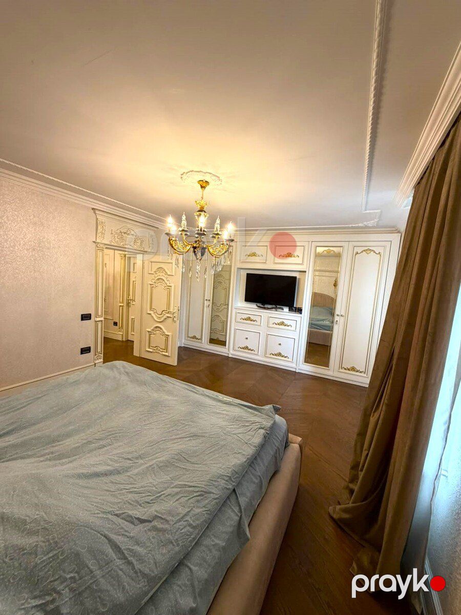Satılır 4 otaqlı köhnə tikili 215 m² — Mənzil, Bakı (9)