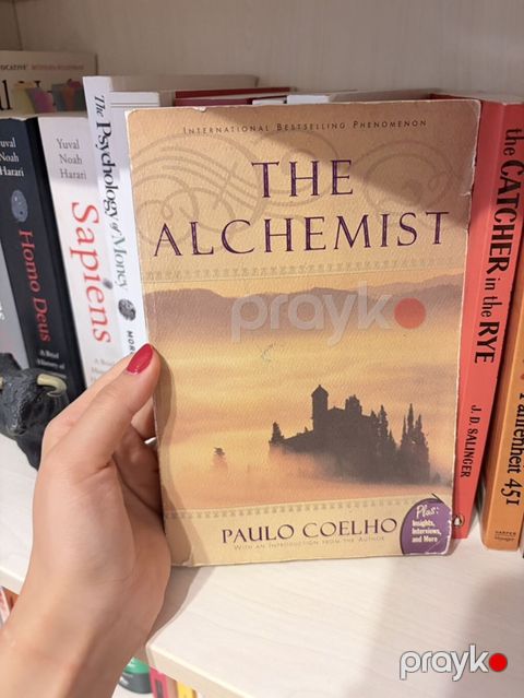 Məhsul: Kitab – “The Alchemist” (Paulo Coelho), İngiliscə — Bakı
