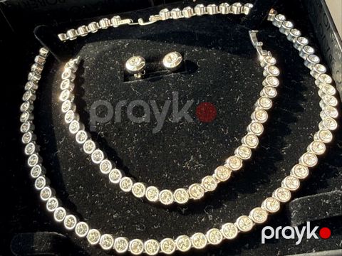 Qashlar swarovskidir Zərgərlik dəsti – boyunbağı, qolbaq və sırğalar — Bakı