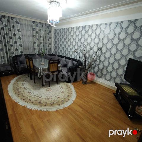 Satılır 4 otaqlı köhnə tikili 85 m² — Bakı