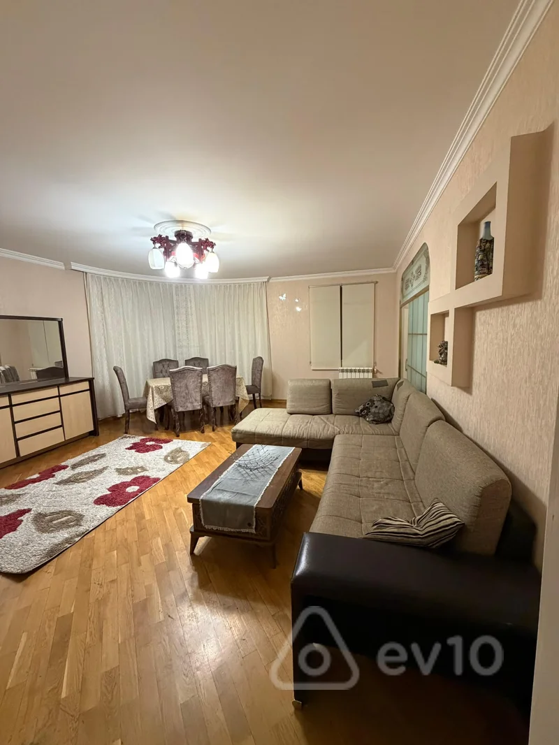 2 otaqlı mənzil, 94 m², Bakı, Əsəd Əhməd Küç 41 b. — kirayə — Bakı