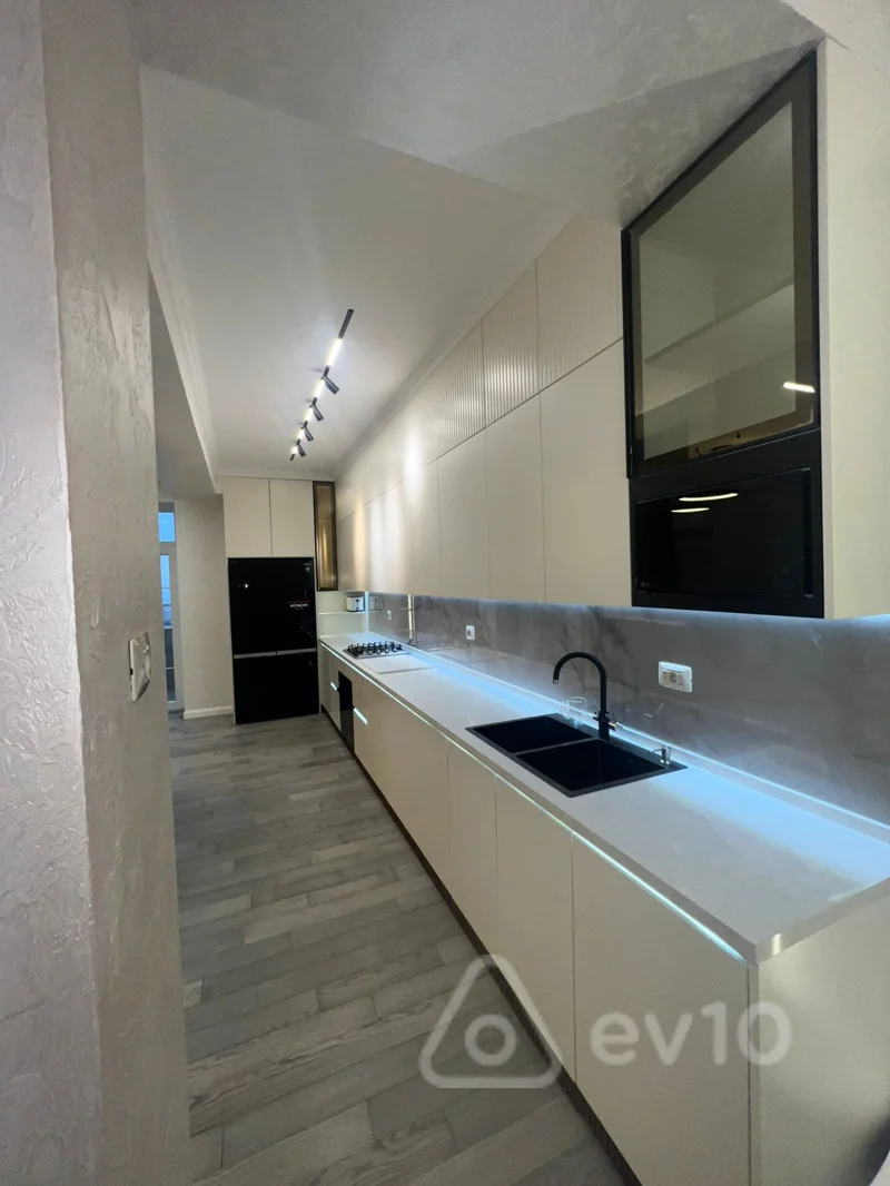 3 otaqlı mənzil, 130 m², N.Əliyev küç. — kirayə — Mənzil, Bakı (3)