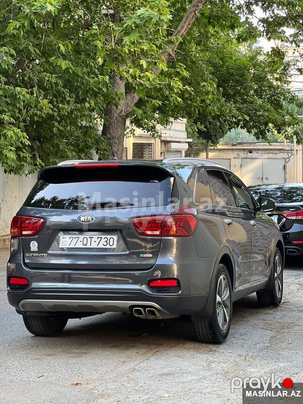 Kia Sorento — Minik avtomobili icarəsi, Bakı (7)