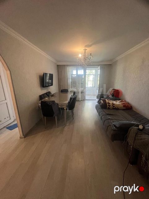 Satılır 3 otaqlı köhnə tikili 80 m²