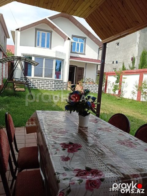 Həyət evləri Günlük Kirayə Qəbələ, Qəbələnin mərkəzində, 2 otaq, 300 m² — Qəbələ