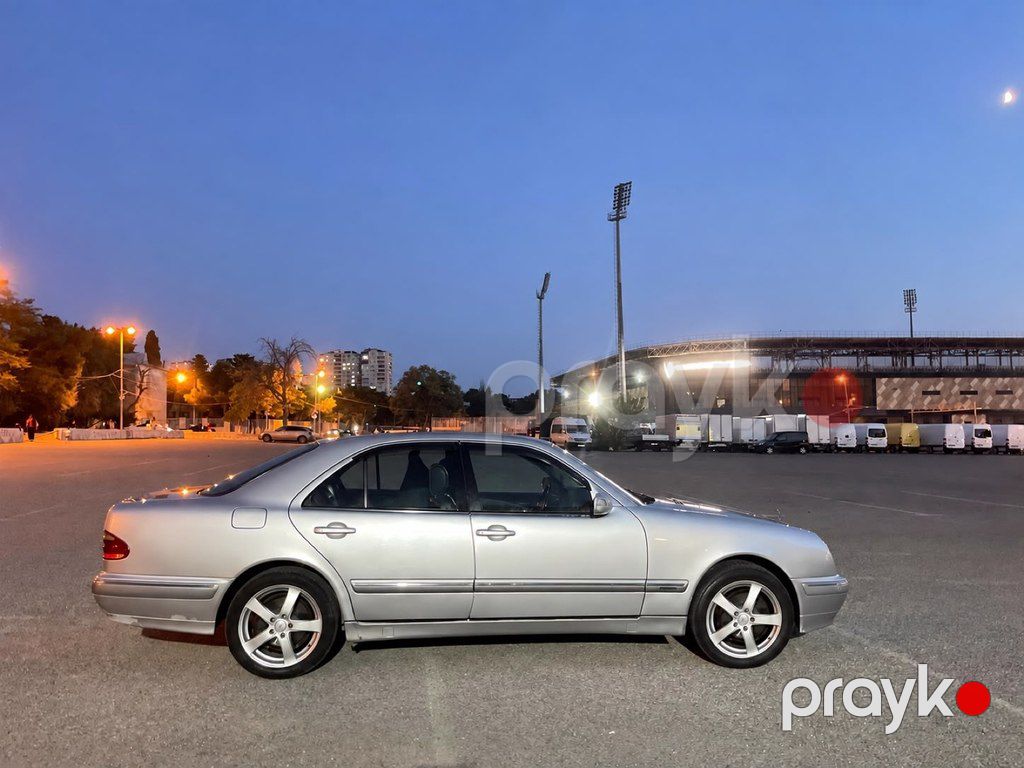 Mercedes E 320, 3.2 L, 2001 il, 410 000 km — Avtomobillər, Bakı (4)