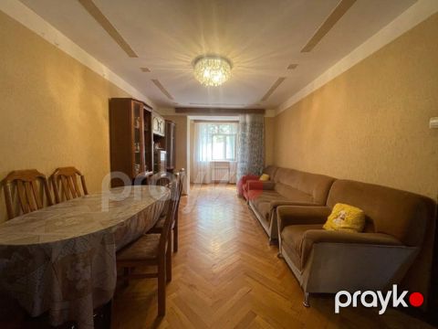 Satılır 2 otaqlı köhnə tikili 60 m² — Bakı
