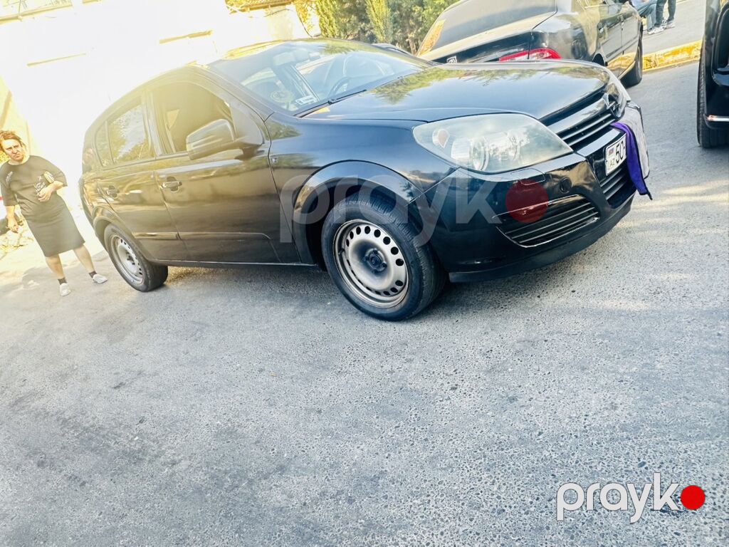Opel Astra H, 5 qapı hatchback - Rəng: qara - Kuzov: hatchback, 5 — Avtomobillər, Sumqayıt (2)