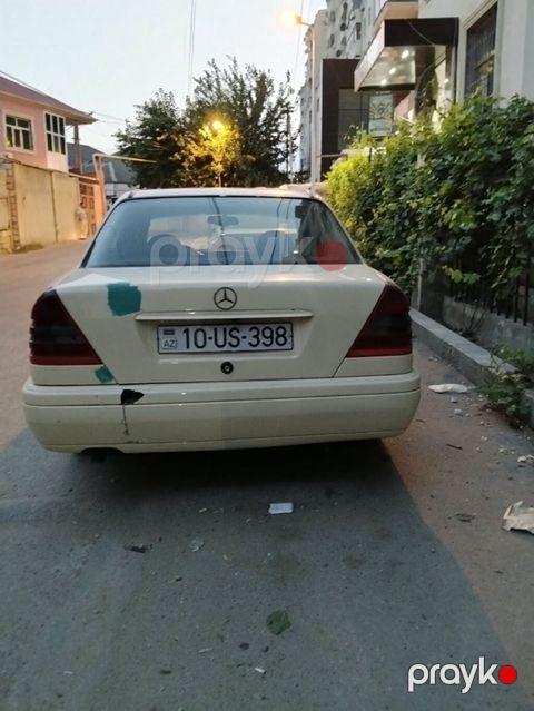 Mercedes-Benz sedan - Kuzov: sedan, bej rəng - Nömrə nişanı — Masazır