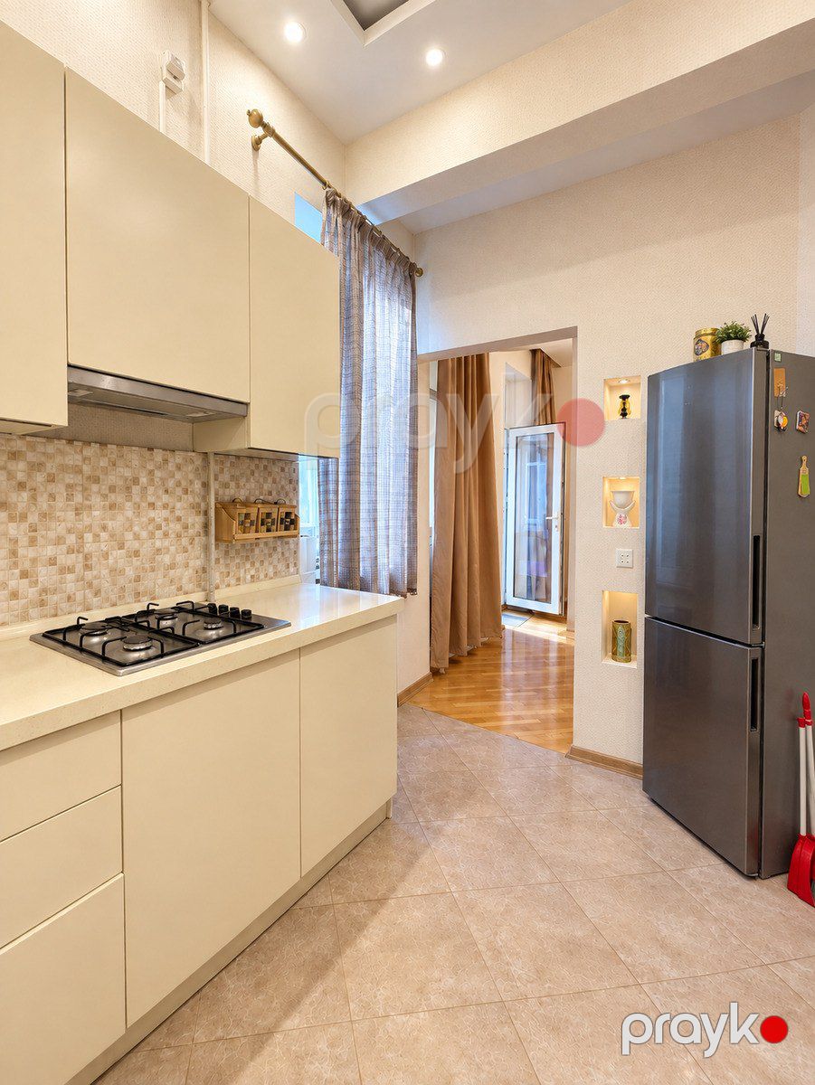Satılır 4 otaqlı köhnə tikili 135 m² — Mənzil, Bakı (10)