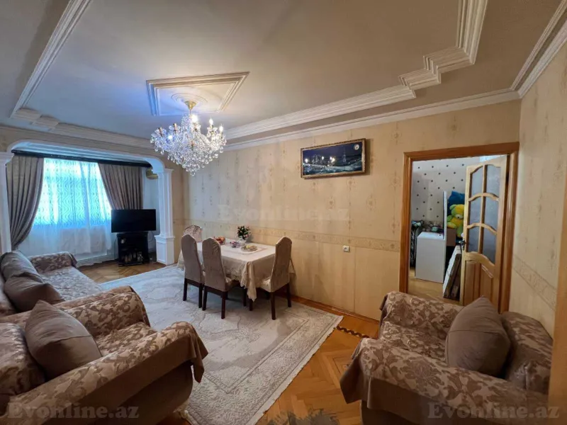 Satılır 5 otaqlı Mənzil Köhnə tikili 130 m² Bakı, Nəsimi r., Memar Əcəmi m., 4-cü mikrorayon — Bakı