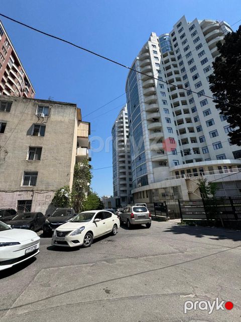Satılır 2 otaqlı köhnə tikili 60 m² — Bakı