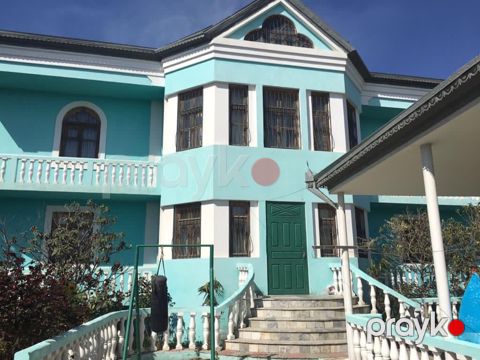 Satılır 10 otaqlı həyət evi/bağ evi 560 m² — Bakı