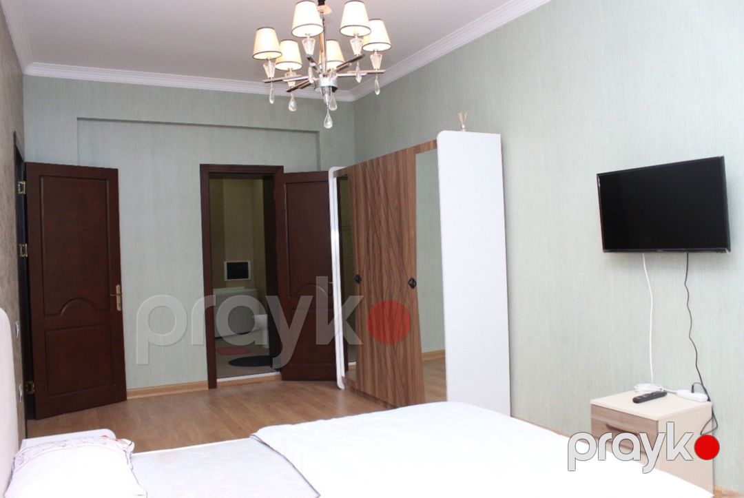 Satılır 4 otaqlı yeni tikili 217 m² — Mənzil, Bakı (7)
