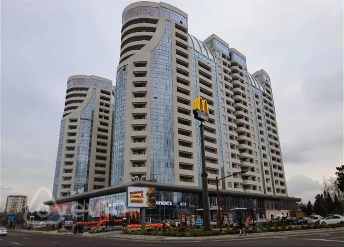 3 otaqlı mənzil, 100 m², 8 Noyabr pr — kirayə — Bakı