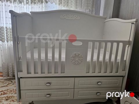 Oğlan və qız üçün, İşlənmiş, Dördbucaq, Beşik, Dəst ilə, Matras ilə, Yellənmə mexanizmi ilə — Bakı