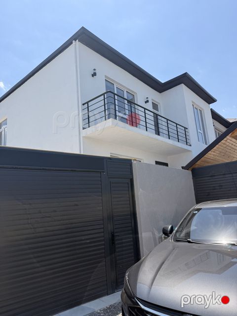 Satılır 4 otaqlı həyət evi/bağ evi 150 m² — Bakı