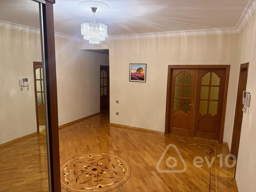4 otaqlı mənzil, 212 m², Məmməd araz küçəsi — Mənzil, Bakı (3)