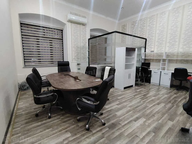 Kirayə verilir Ofis 135 m² Bakı, Səbail r — Bakı
