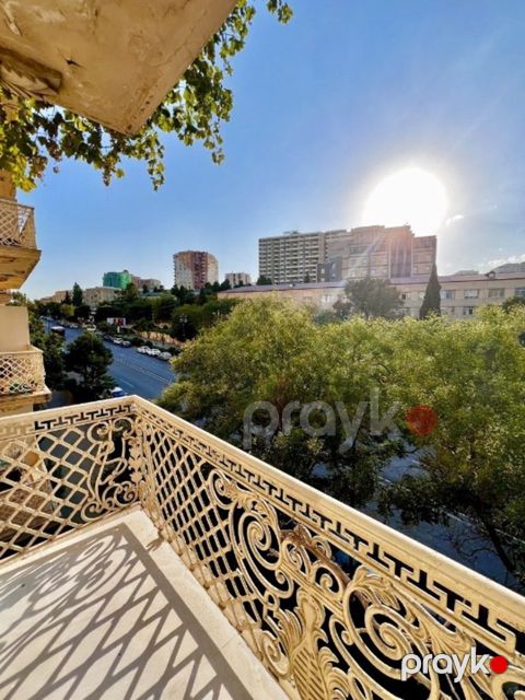 Satılır 2 otaqlı köhnə tikili 60 m² — Bakı