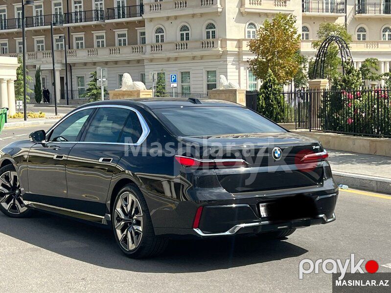 BMW 750, 2024 il — Minik avtomobili icarəsi, Bakı (2)