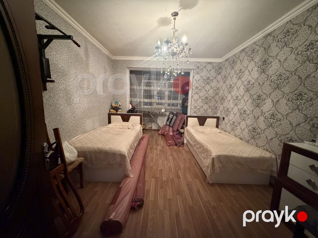 ev eşyalariyla birlikde satilir Həyətli mənzil – yaşıllıqla — Ev, villa, Bakı (10)