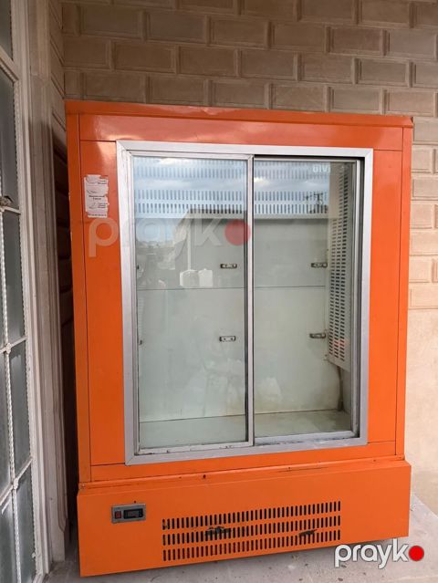 Isi Xxn88 Vitrin soyuducu 800m satilir.Unvan: Müşviq qəs