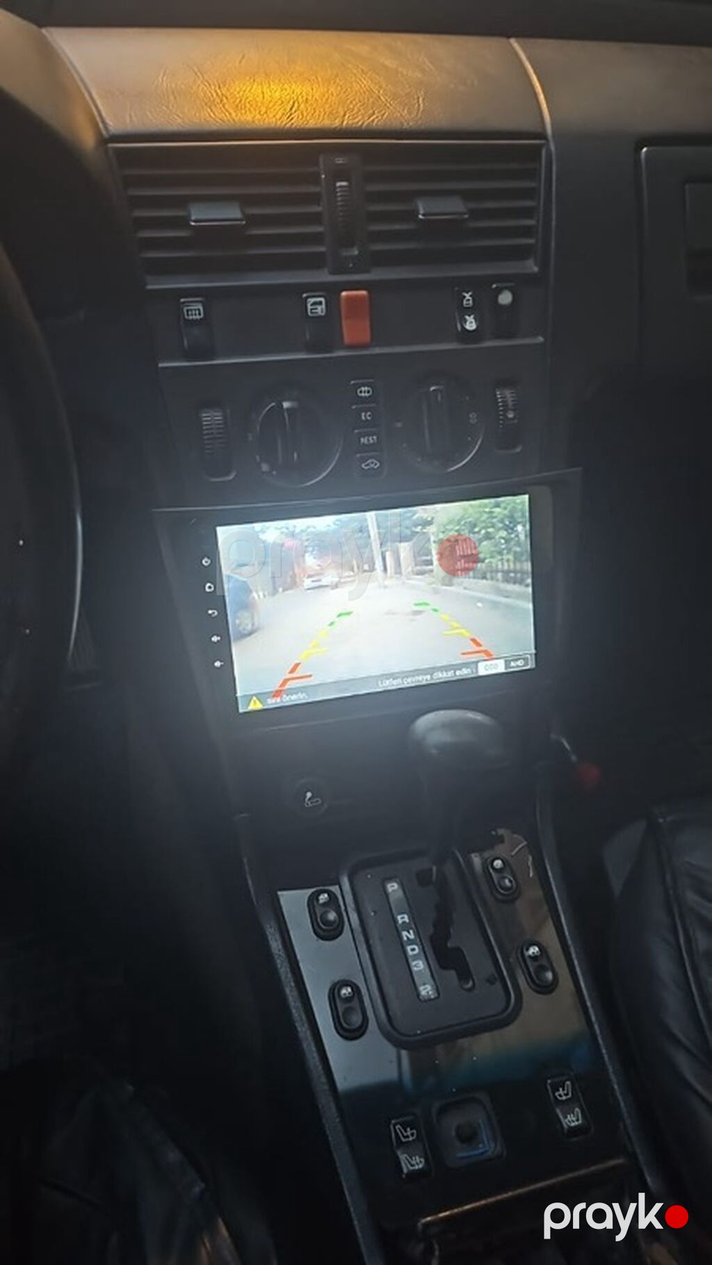 Mercedes-Benz sedan - Kuzov: sedan, bej rəng - Nömrə nişanı — Avtomobillər, Masazır (5)