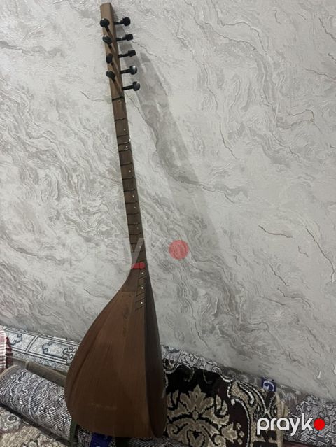 Milli saz – uzun saplı bağlama - Korpus: təbii ağacdan, rezonanslı — Saray