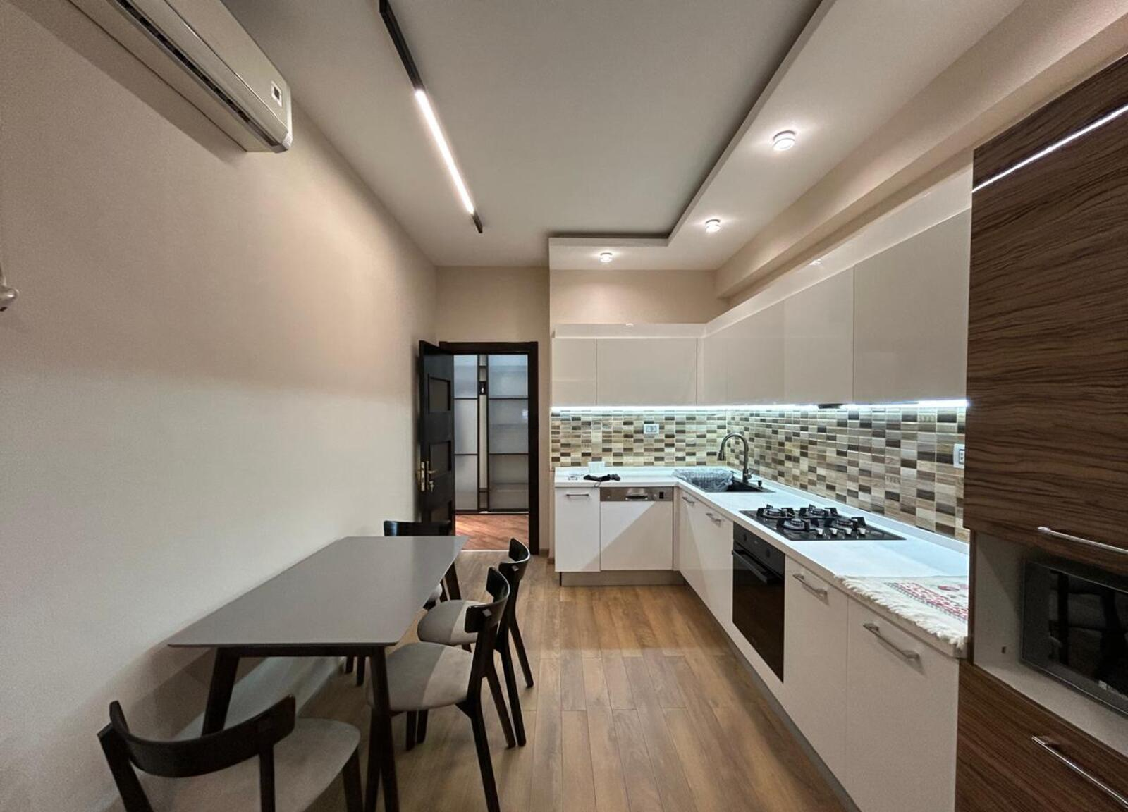 3 otaqlı mənzil 130 m² satılır — Mənzil, Bakı (5)