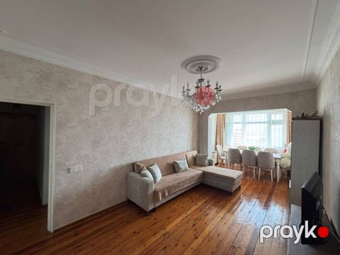 Satılır 3 otaqlı köhnə tikili 100 m² — Bakı