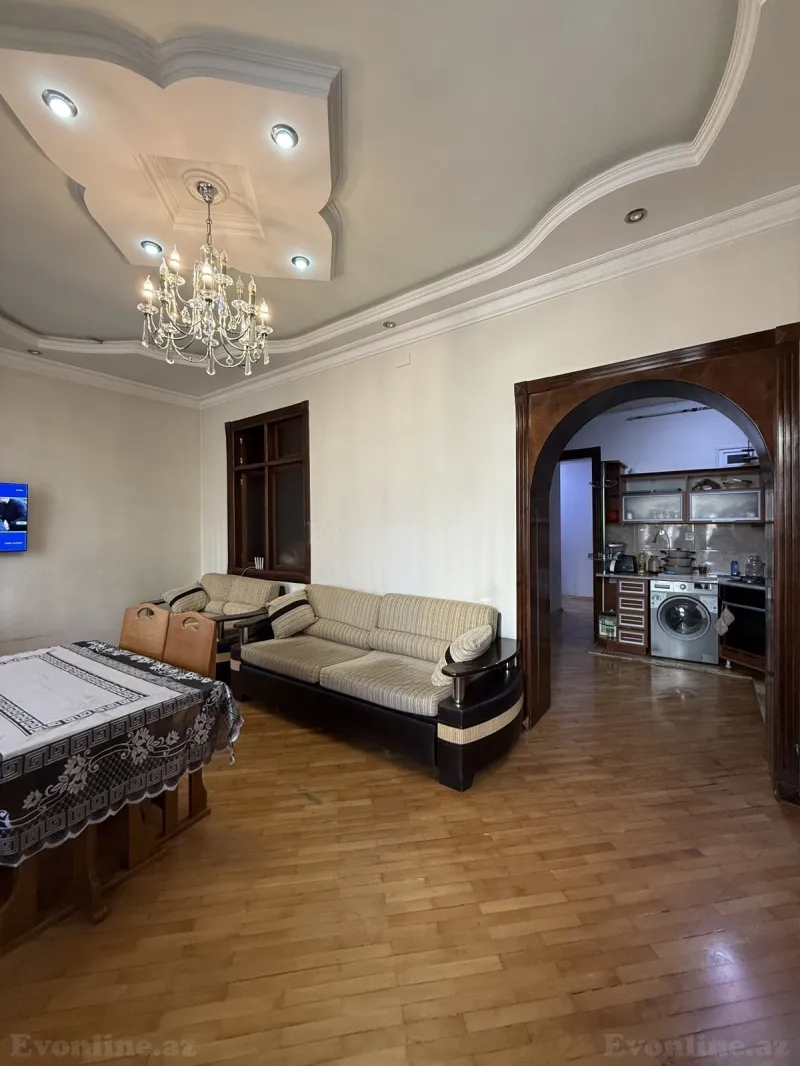 Satılır 4 otaqlı Mənzil Köhnə tikili 110 m² Bakı, Nərimanov r — Mənzil, Bakı (2)