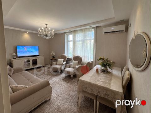 Satılır 2 otaqlı köhnə tikili 65 m² — Bakı