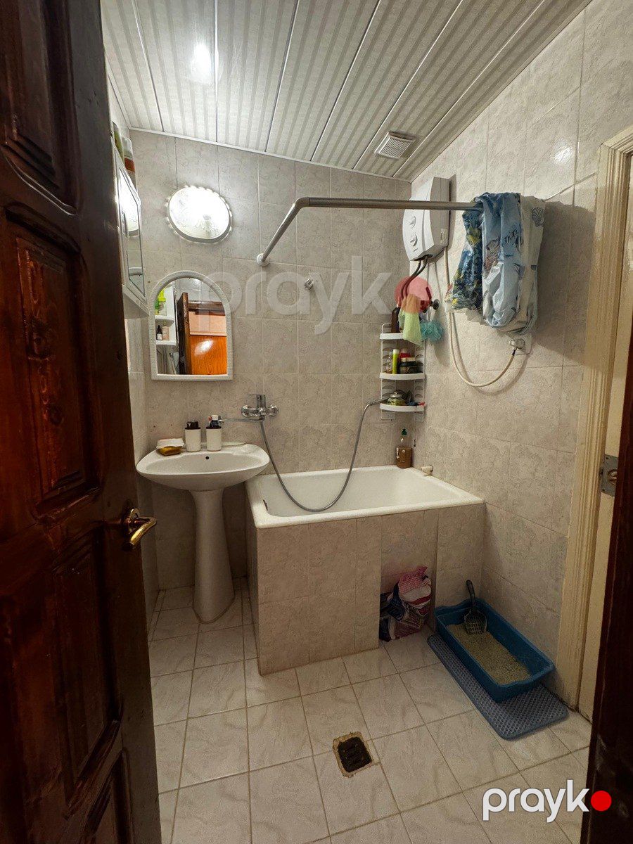 Satılır 2 otaqlı köhnə tikili 55 m² — Mənzil, Bakı (7)