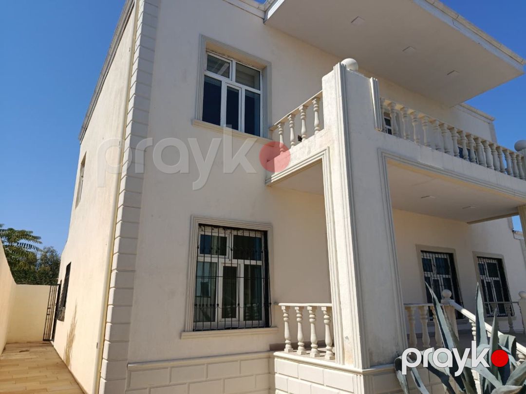 Satılır 5 otaqlı həyət evi/bağ evi 300 m² — Ev, villa, Bakı (3)