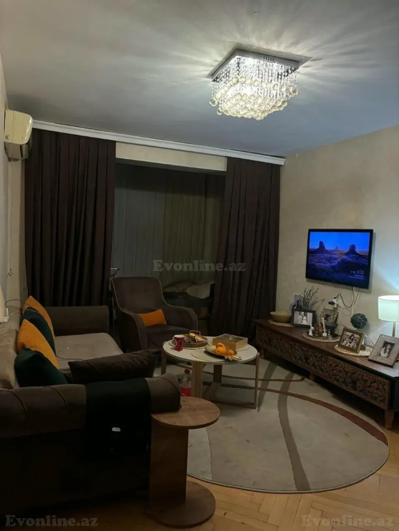 Satılır 2 otaqlı Mənzil Köhnə tikili 50 m² Bakı, Yasamal r., İnşaatçılar m — Bakı