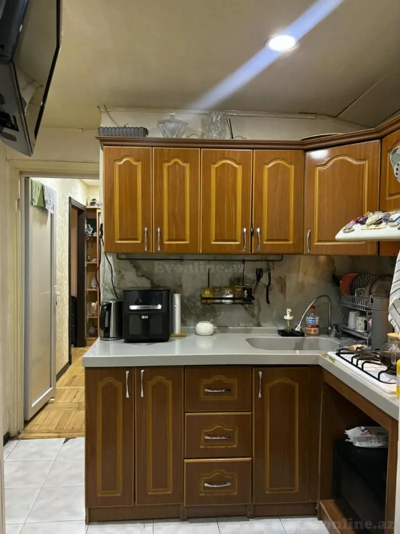 Satılır 2 otaqlı Mənzil Köhnə tikili 50 m² Bakı, Yasamal r., İnşaatçılar m — Mənzil, Bakı (3)