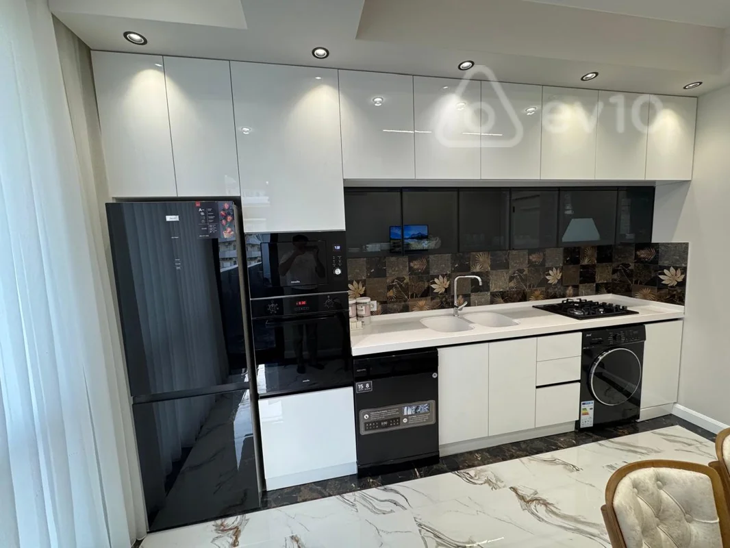 3 otaqlı mənzil, 110 m², Bakı, Ayaz İsmayılov 9-17 — kirayə — Mənzil, Bakı (11)