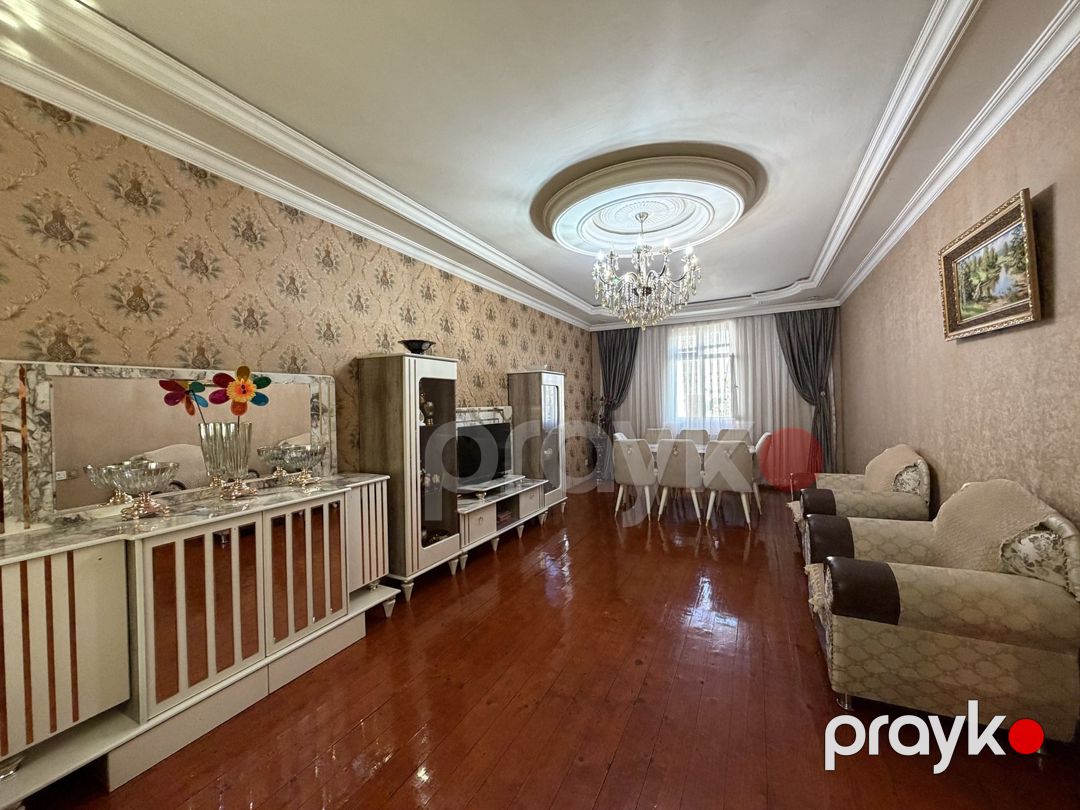 Satılır 4 otaqlı həyət evi/bağ evi 200 m² — Ev, villa, Bakı (11)